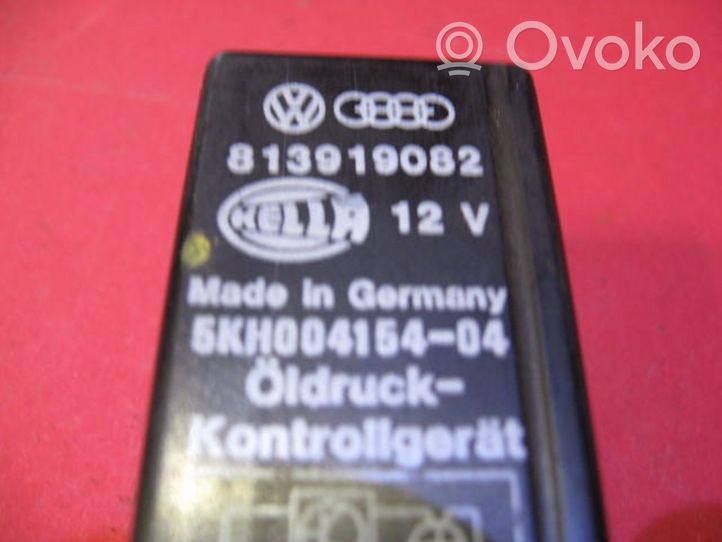 Volkswagen Golf II Sterownik świateł awaryjnych 813919082