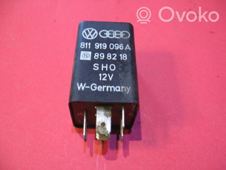 Volkswagen PASSAT B4 Autres relais 811919096A