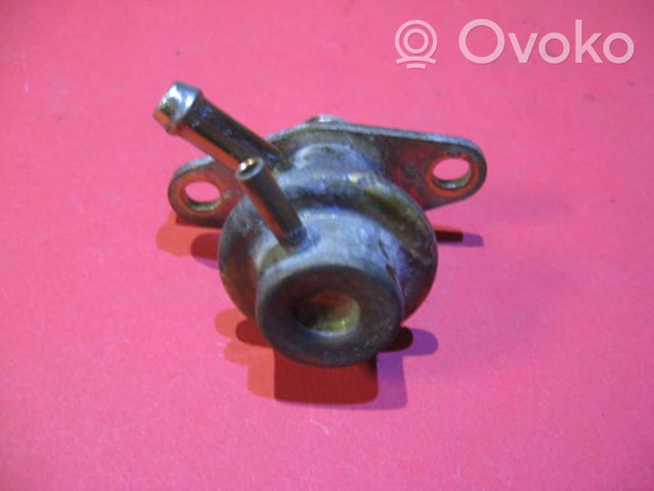 Mitsubishi Lancer Regulator ciśnienia paliwa 12717280