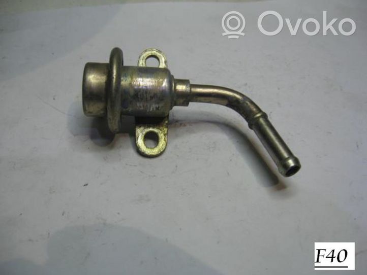 Mazda 626 Regolatore di pressione del carburante 795300