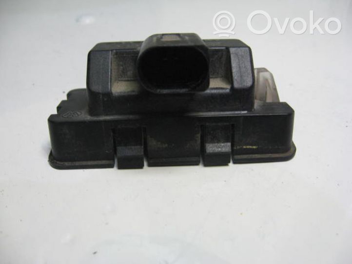 Seat Cordoba (6K) Lampa oświetlenia tylnej tablicy rejestracyjnej 1M6943021