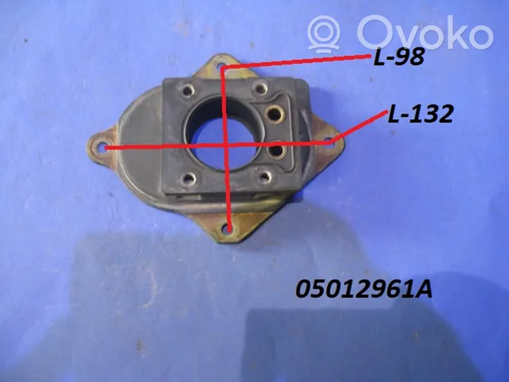 Audi 80 90 S2 B4 Support carburateur / injection monopoint 05012961A