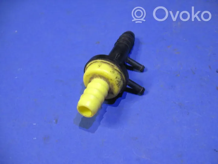 Opel Tigra A Tuyau sous vide 90304535