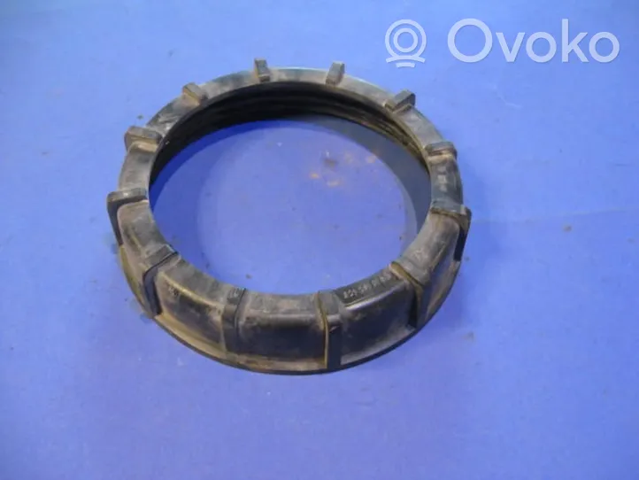 Audi 100 S4 C4 Anello/dado di bloccaggio della vite della pompa del carburante nel serbatoio 321201375A