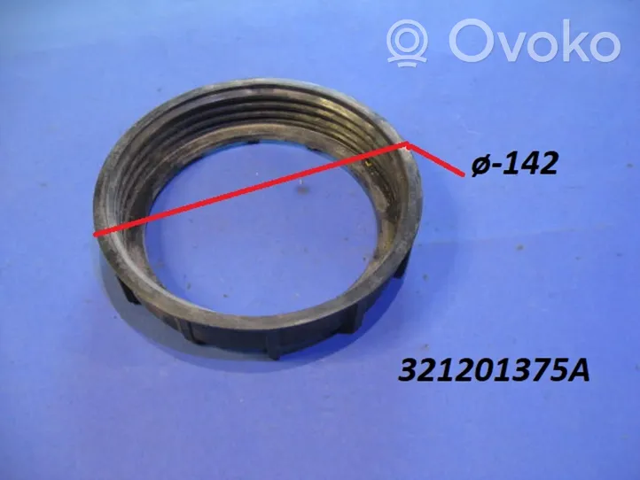 Volkswagen Polo IV 9N3 Anello/dado di bloccaggio della vite della pompa del carburante nel serbatoio 321201375A