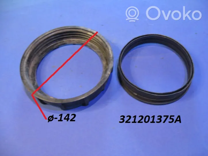 Volkswagen Polo IV 9N3 Anello/dado di bloccaggio della vite della pompa del carburante nel serbatoio 321201375A