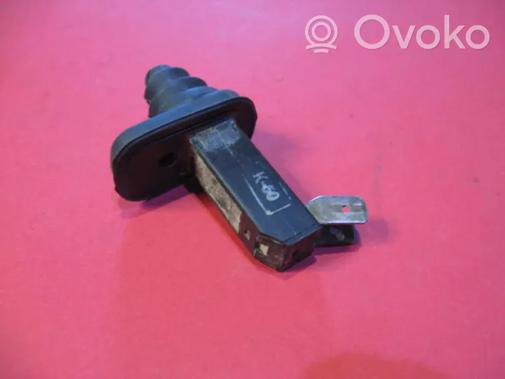 Audi 100 200 5000 C3 Capteur, interrupteur de porte avant 893947561A