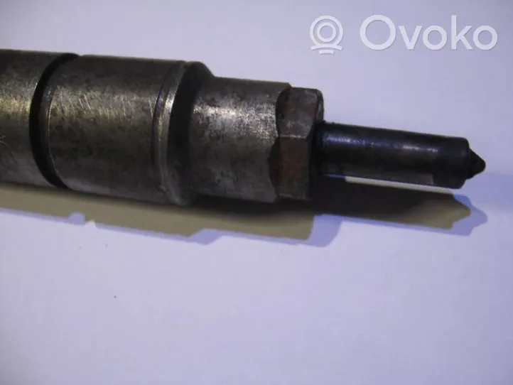 Skoda Octavia Mk1 (1U) Fuel injector 028130201T