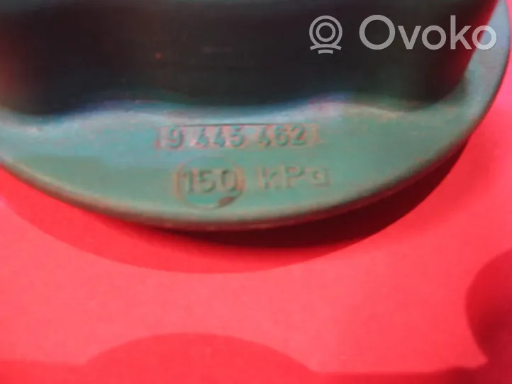 Volvo 440 Vase d'expansion / bouchon de réservoir de liquide de refroidissement 9445462