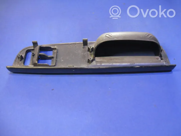 Ford Galaxy Obudowa klamki wewnętrznej drzwi przednich 7M3867171L