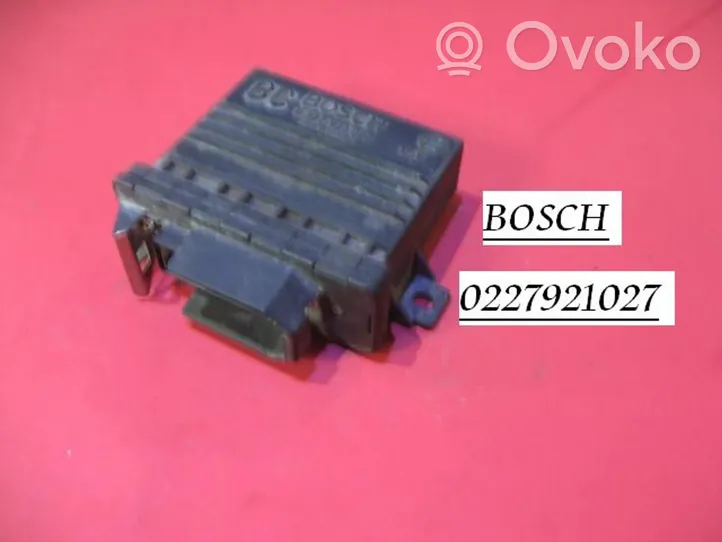 Opel Ascona C Блок управления зажигания 0227921027