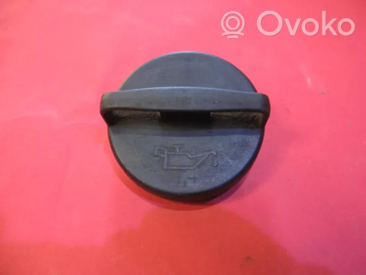 Audi A6 S6 C4 4A Tappo carico dell’olio 049103485J