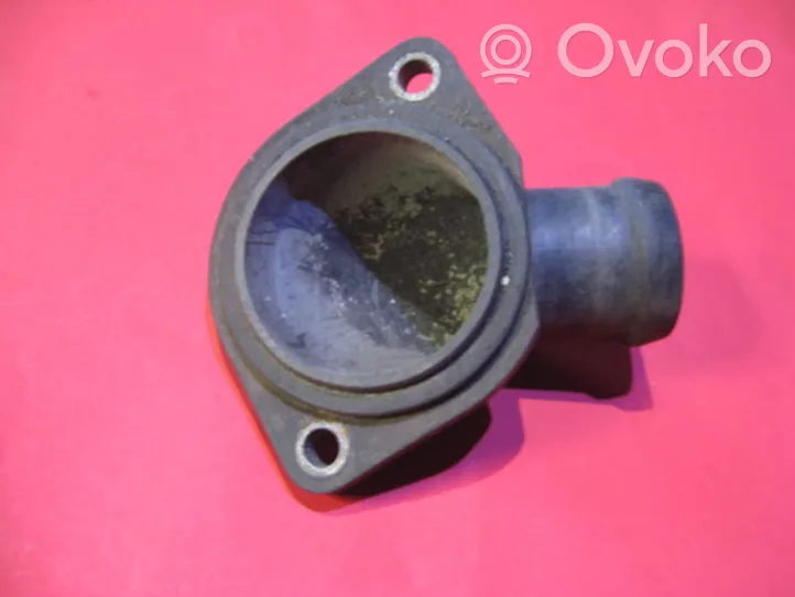 Volkswagen Golf II Termostat / Obudowa termostatu 055121121E