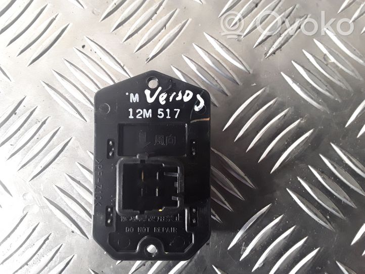 Toyota Verso-S Salono pečiuko ventiliatoriaus rėlė 12M517