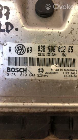 Volkswagen Golf IV Calculateur moteur ECU 038906012ES