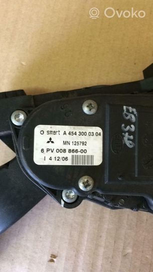 Mitsubishi Colt Pedale dell’acceleratore A4543000304