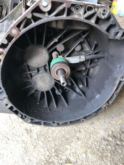 Renault Master II Manual 6 speed gearbox 