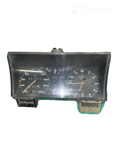 Volkswagen PASSAT B2 Speedometer (instrument cluster) 