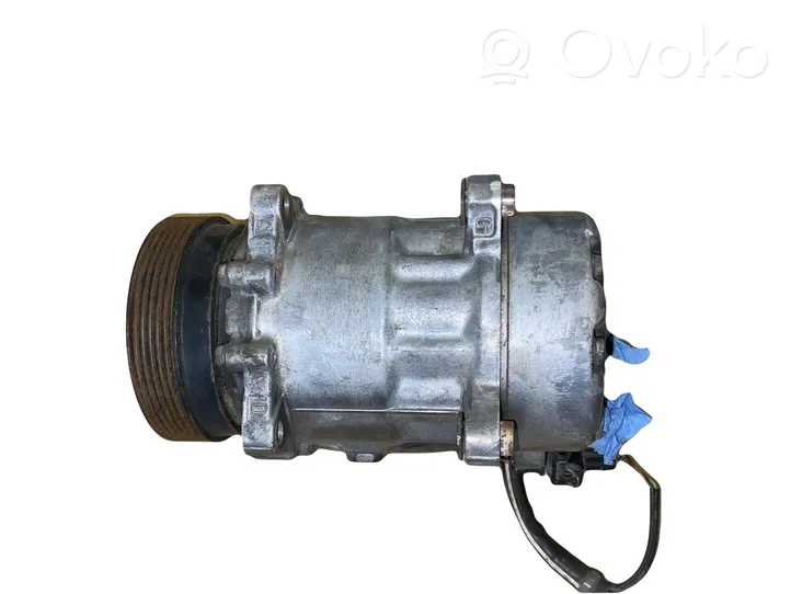 Volkswagen Golf IV Compressore aria condizionata (A/C) (pompa) 1J0820803A