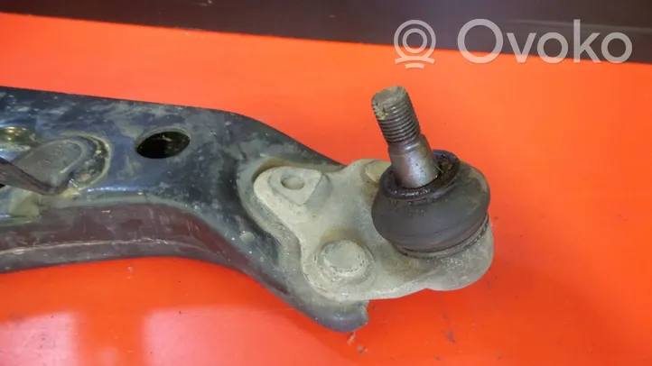 Toyota Corolla E100 Triangle bras de suspension inférieur avant 