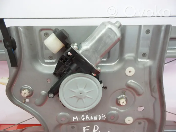Mitsubishi Grandis Etuikkunan nostomekanismi ilman moottoria 