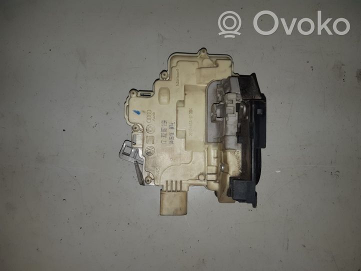 Volkswagen PASSAT B6 Interruttore elettrico portellone scorrevole CZ3C2837015A