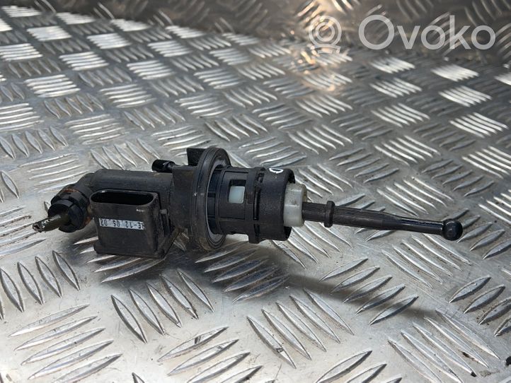 Volkswagen PASSAT B6 Główny cylinder sprzęgła 3C0927810B