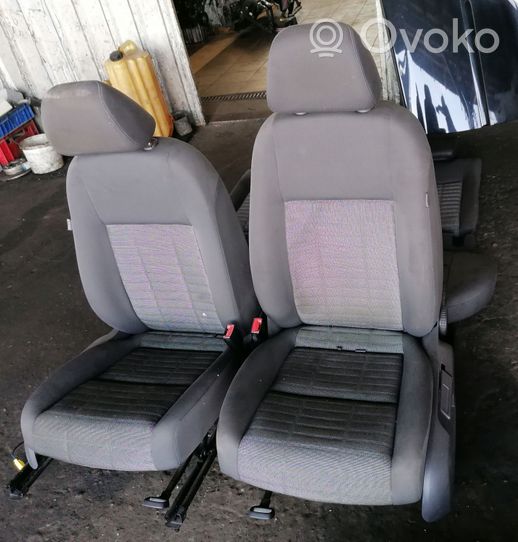 Volkswagen Golf V Set sedili 