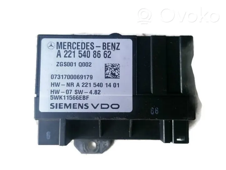 Mercedes-Benz CLS C219 Sterownik / Moduł centralnego zamka A2215408662