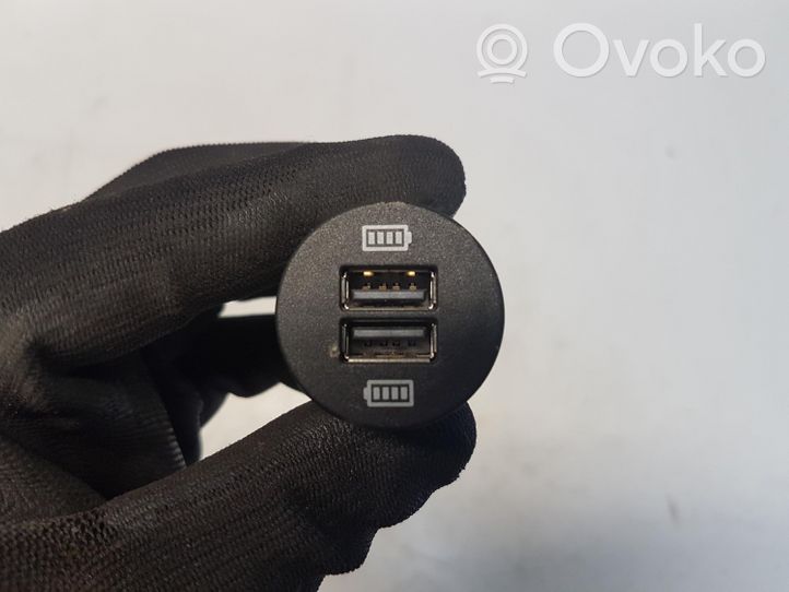 Porsche Macan Connecteur/prise USB 95b035222