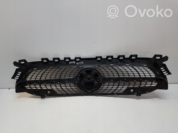 Mercedes-Benz B W247 Grille calandre supérieure de pare-chocs avant A2478882900