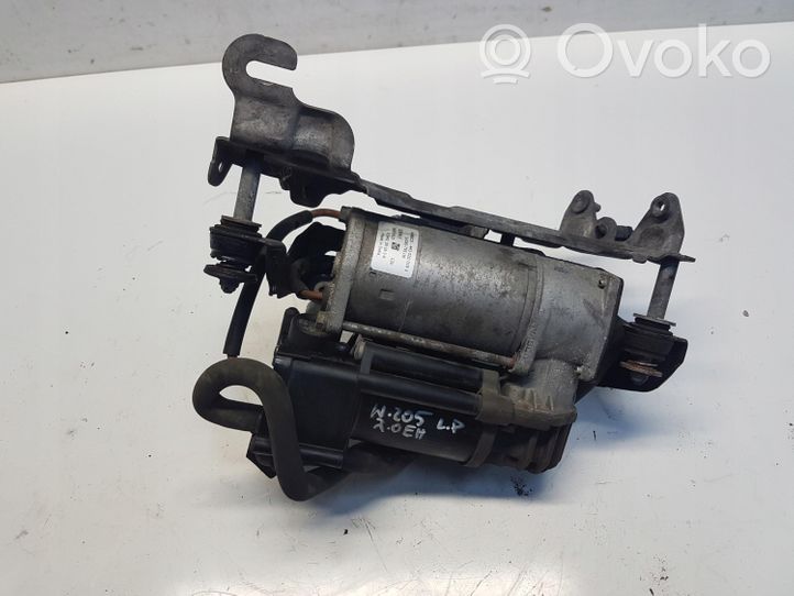 Mercedes-Benz C W205 Ilmajousituksen kompressoripumppu 443020019