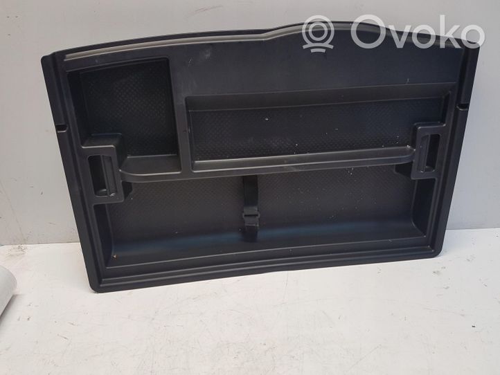 Maserati Levante Rivestimento vano della ruota di scorta 670040700