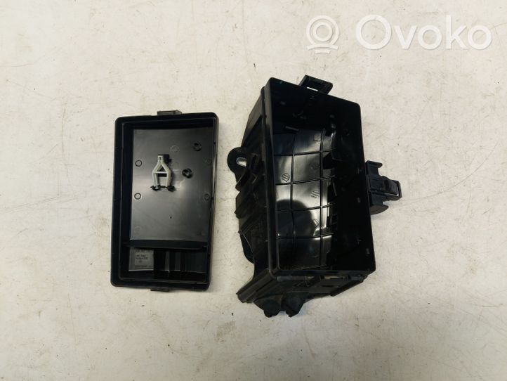 Audi Q3 F3 Saugiklių dėžė (komplektas) 5Q0907361G