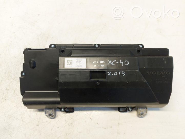 Volvo XC40 Velocímetro (tablero de instrumentos) 32320737