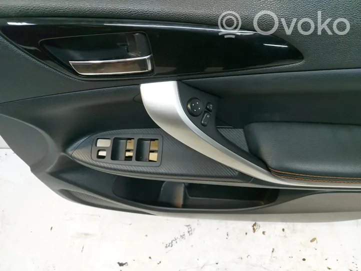 Mitsubishi Eclipse Cross Rivestimento del pannello della portiera anteriore 