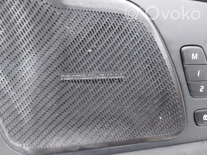Volvo XC60 Front door card panel trim 