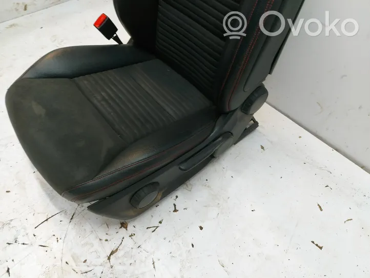 Mercedes-Benz CLA C117 X117 W117 Asiento delantero del conductor 