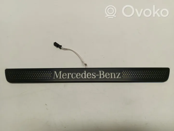 Mercedes-Benz CLA C118 X118 Listwa progowa przednia 1186808200