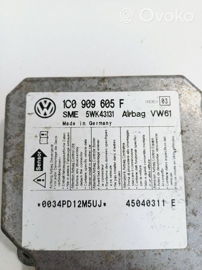 Volkswagen PASSAT B5 Sterownik / Moduł Airbag 3C0909605K