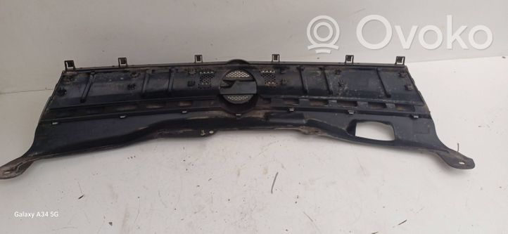 Opel Astra H Grille calandre supérieure de pare-chocs avant 13135487