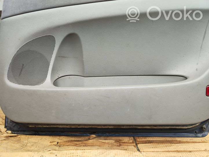 Toyota Avensis Verso Drzwi tylne 