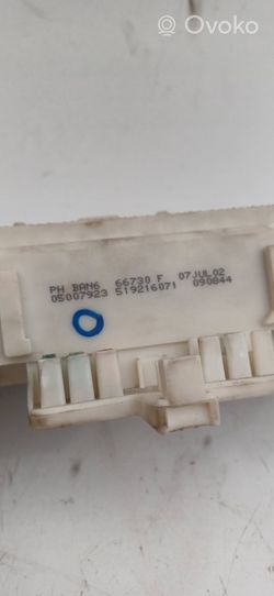 Mazda 3 I Module de fusibles 66730F