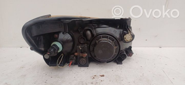 KIA Cerato Phare frontale 921012F01