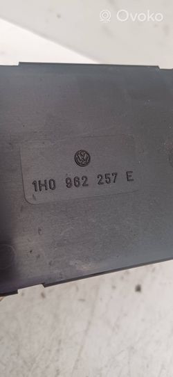 Volkswagen PASSAT B4 Pompe à vide 1H0962257E