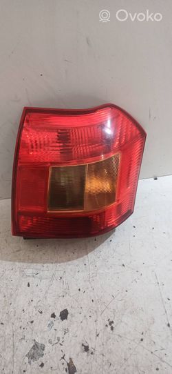 Toyota Corolla E120 E130 Lampa tylna 1B02F00