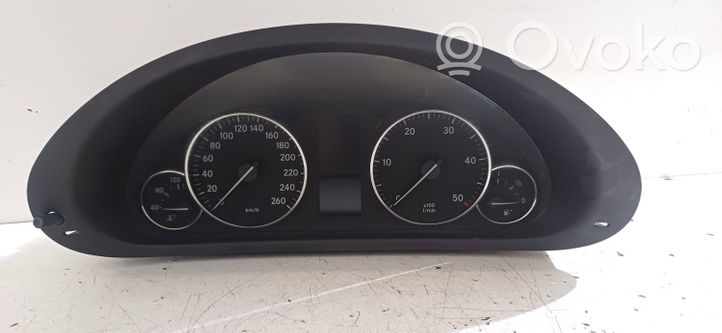 Mercedes-Benz C W203 Compteur de vitesse tableau de bord A2035407547