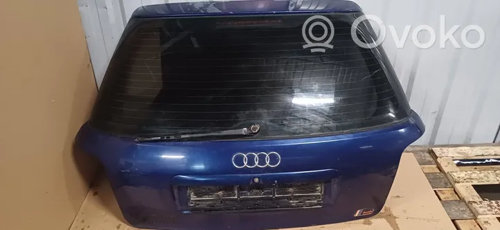 Audi A4 S4 B5 8D Tylna klapa bagażnika 