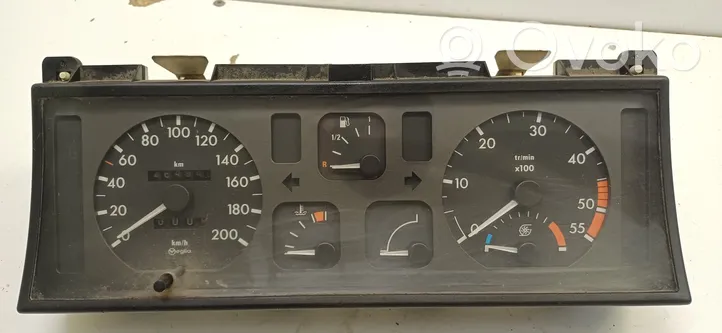 Renault Espace I Compteur de vitesse tableau de bord 19508802