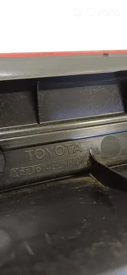 Toyota Previa (XR30, XR40) II Listwa oświetlenie tylnej tablicy rejestracyjnej 42277978